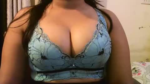 Snapshot of cutie_ruhi chatting on March 25, 4:57 pm Ruhii online show from March 25, 4:57 pm
