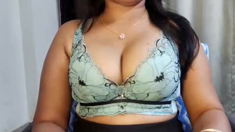 Snapshot of cutie_ruhi chatting on April 18, 7:58 pm Ruhii online show from April 18, 7:58 pm