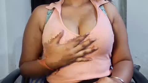Snapshot of cutie_ruhi chatting on April 24, 6:32 pm Ruhii online show from April 24, 6:32 pm