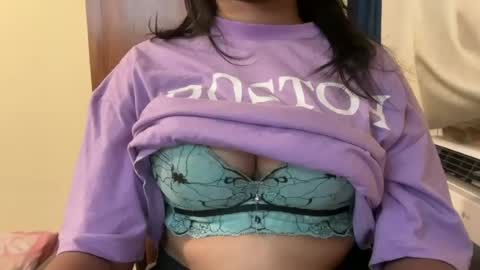 Snapshot of cutie_ruhi chatting on June 23, 9:51 am Ruhii online show from June 23, 9:51 am