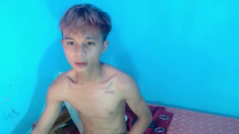 Snapshot of cutiewalter chatting on April 26, 7:17 am cutiewalter online show from April 26, 7:17 am