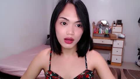Snapshot of cutiezay999 chatting on February 18, 3:46 am ZAYNA DONT FORGET TO FOLLOW MY ROOM online show from February 18, 3:46 am