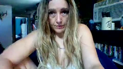 cutiiekaylss online show from July 10, 5:04 pm