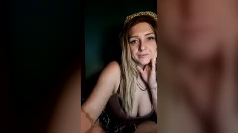 cutiiekaylss online show from July 15, 7:24 am