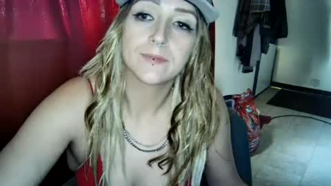 cutiiekaylss online show from July 22, 4:10 pm