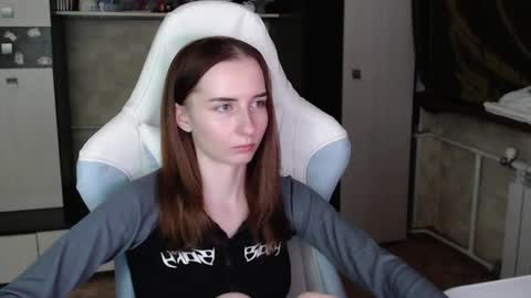 Snapshot of cutti_crystal chatting on November 4, 3:11 pm Cutti Crystal online show from November 4, 3:11 pm