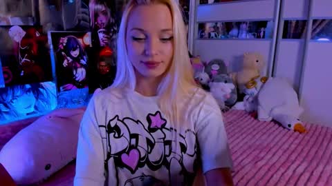 Nora online show from November 9, 9:24 pm