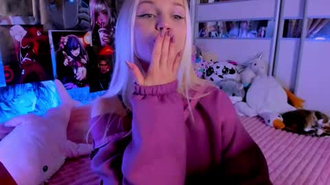 Nora online show from February 22, 9:24 pm