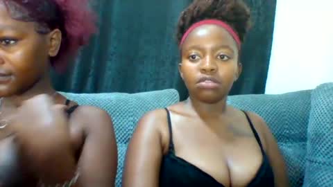 Snapshot of cuvy_babe chatting on July 2, 8:31 am cuvy_babe online show from July 2, 8:31 am