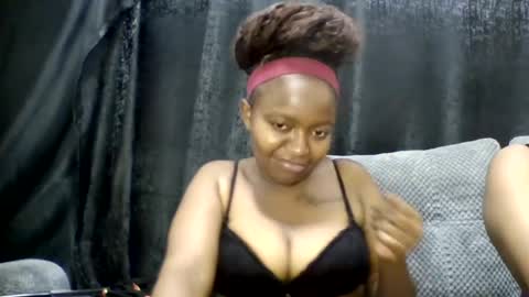 Snapshot of cuvy_babe chatting on July 2, 8:48 pm cuvy_babe online show from July 2, 8:48 pm