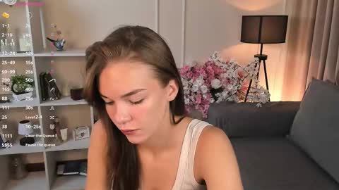 Cwen online show from September 14, 7:13 pm