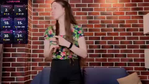 Snapshot of cwendenmon chatting on July 5, 7:21 pm Ashly online show from July 5, 7:21 pm