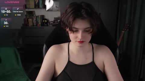 Helen Blossom online show from December 22, 9:01 pm