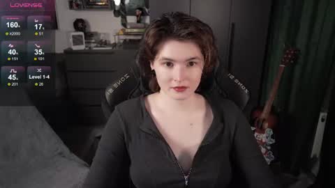 Helen Blossom online show from July 3, 1:50 pm