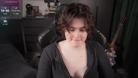 Helen Blossom online show from July 28, 7:39 pm