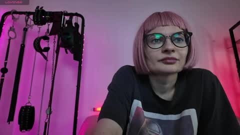 Lily Goddess online show from June 1, 6:48 am