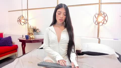 Cynthia1fox online show from June 7, 3:27 pm