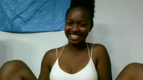 cynthia233365 online show from June 13, 7:01 pm