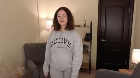 Lola online show from October 12, 8:57 am