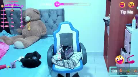 Snapshot of cynthiawatson_ chatting on June 27, 1:39 pm Cynthia online show from June 27, 1:39 pm