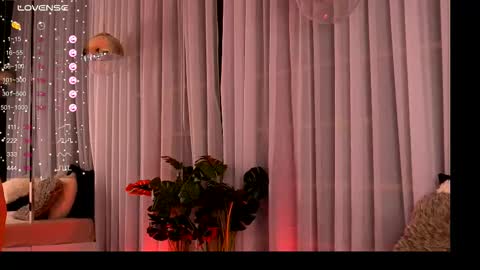 Snapshot of cynthiawest chatting on September 26, 3:10 am Ivy online show from September 26, 3:10 am