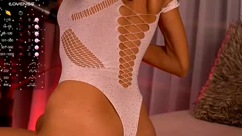 Snapshot of cynthiawest chatting on December 3, 4:20 am Ivy online show from December 3, 4:20 am