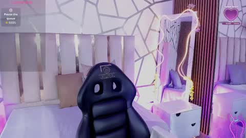 cyrus_tay online show from April 30, 12:22 pm