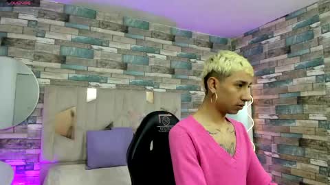 cyrus_tay online show from May 26, 11:50 am