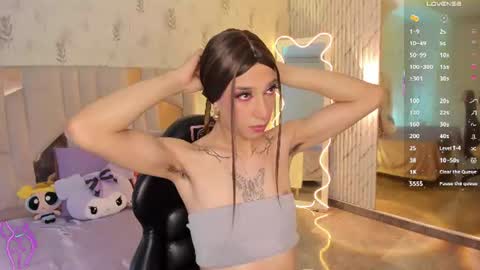 cyrus_tay online show from July 25, 4:21 am