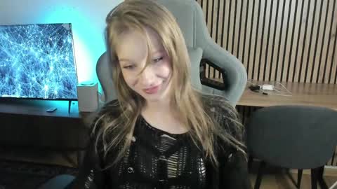 cyyberwhore online show from April 6, 10:54 pm