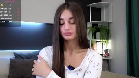 Isabella online show from February 17, 1:04 am