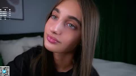 Snapshot of czamabech chatting on October 19, 12:55 am Isabella online show from October 19, 12:55 am