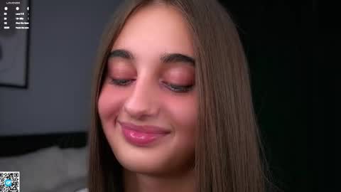 Snapshot of czamabech chatting on November 4, 1:27 am Isabella online show from November 4, 1:27 am