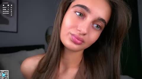 Snapshot of czamabech chatting on November 13, 1:04 am Isabella online show from November 13, 1:04 am