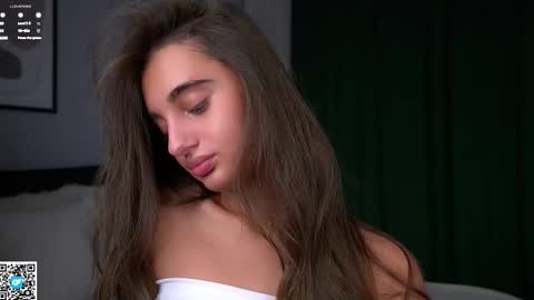 Snapshot of czamabech chatting on November 21, 1:04 am Isabella online show from November 21, 1:04 am