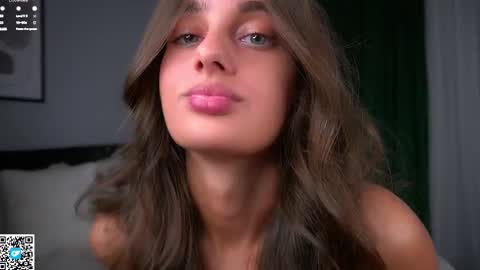 Snapshot of czamabech chatting on November 28, 1:08 am Isabella online show from November 28, 1:08 am