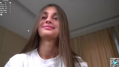 Snapshot of czamabech chatting on March 8, 2:04 am Isabella online show from March 8, 2:04 am