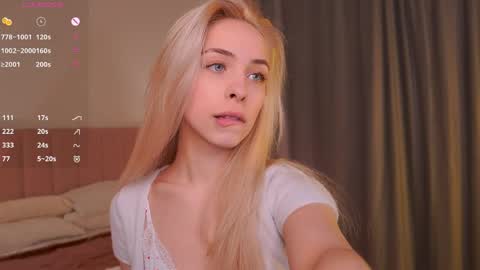 Snapshot of d0ll_eyes_ chatting on April 16, 6:47 am Julie online show from April 16, 6:47 am