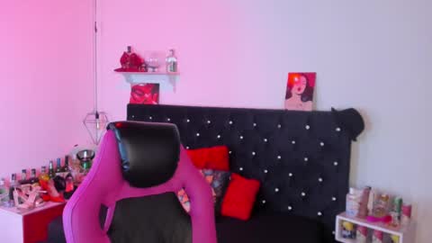 Mia  online show from February 16, 11:16 am