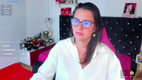 Mia  online show from March 1, 5:38 pm