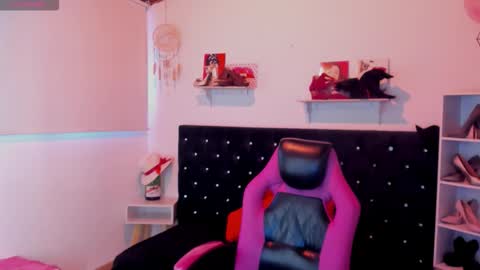 Mia  online show from September 27, 11:37 am