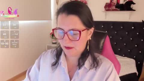 Mia  online show from October 6, 7:33 pm