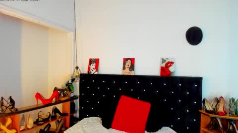 Mia  online show from October 24, 12:45 pm