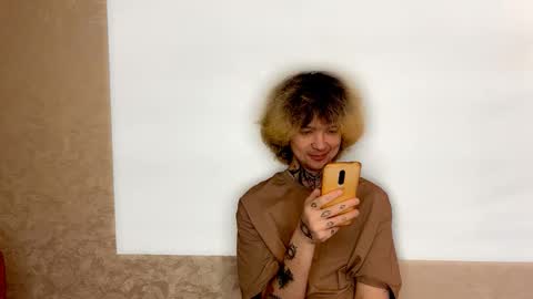 Snapshot of daaamnmeow chatting on October 19, 1:50 am daaamnmeow online show from October 19, 1:50 am
