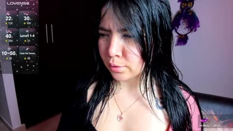 Ailyn  online show from December 11, 5:21 am