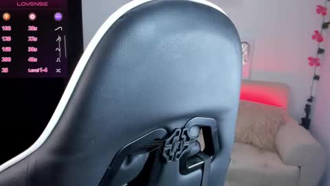 Snapshot of daahanna_ chatting on October 2, 11:45 pm Ailyn online show from October 2, 11:45 pm