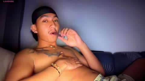 Snapshot of daario_nahariss chatting on October 15, 7:58 pm online show from October 15, 7:58 pm