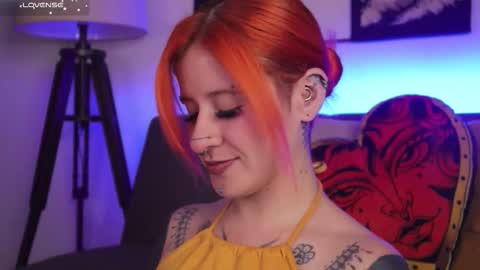 Snapshot of daarlene chatting on December 23, 10:02 am Darlene online show from December 23, 10:02 am