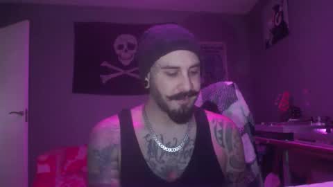 Snapshot of dabirdfree chatting on March 3, 4:35 pm Destroyer online show from March 3, 4:35 pm