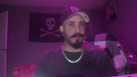 Snapshot of dabirdfree chatting on April 3, 6:39 pm Destroyer online show from April 3, 6:39 pm